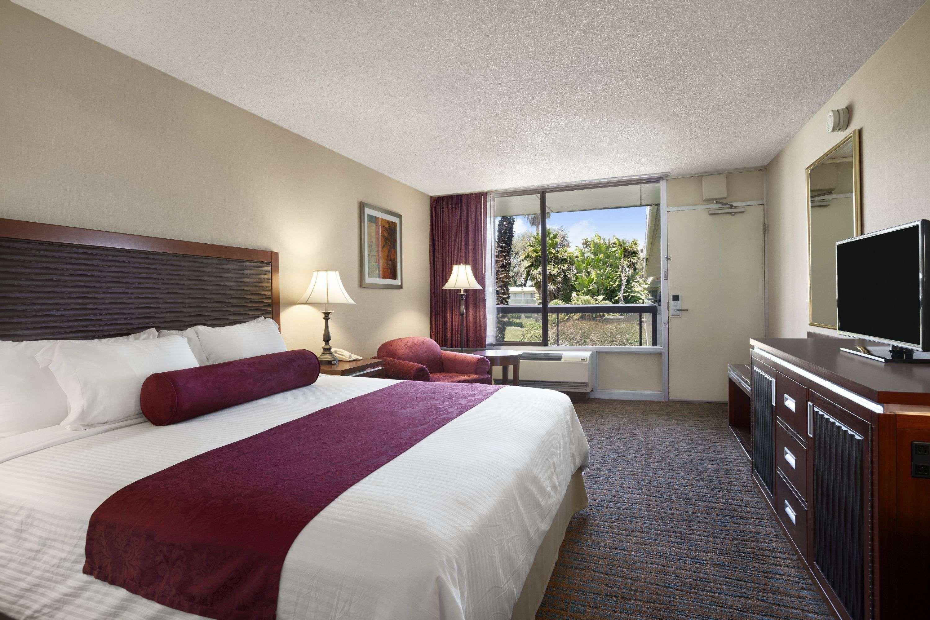 Ramada By Wyndham Sunnyvale/Silicon Valley Kültér fotó