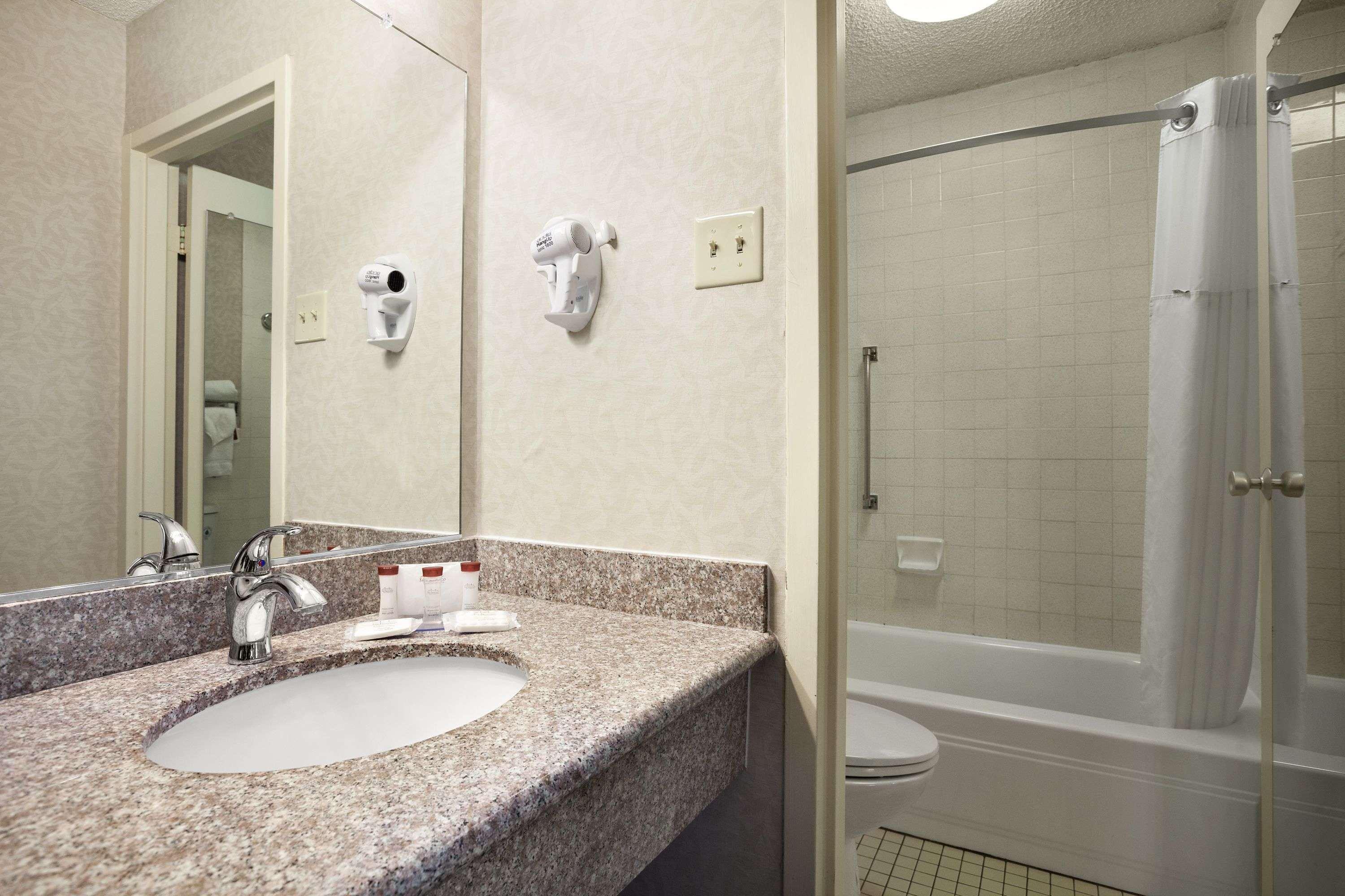 Ramada By Wyndham Sunnyvale/Silicon Valley Kültér fotó