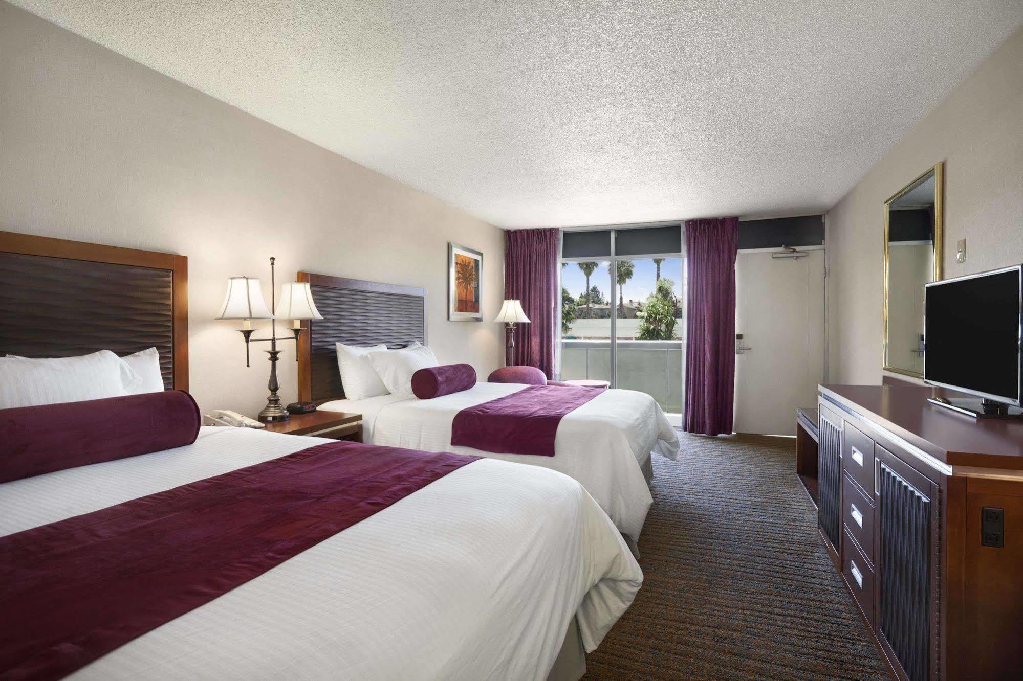 Ramada By Wyndham Sunnyvale/Silicon Valley Kültér fotó